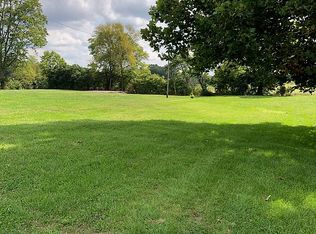 5605 Lexington Rd, Paris, KY 40361