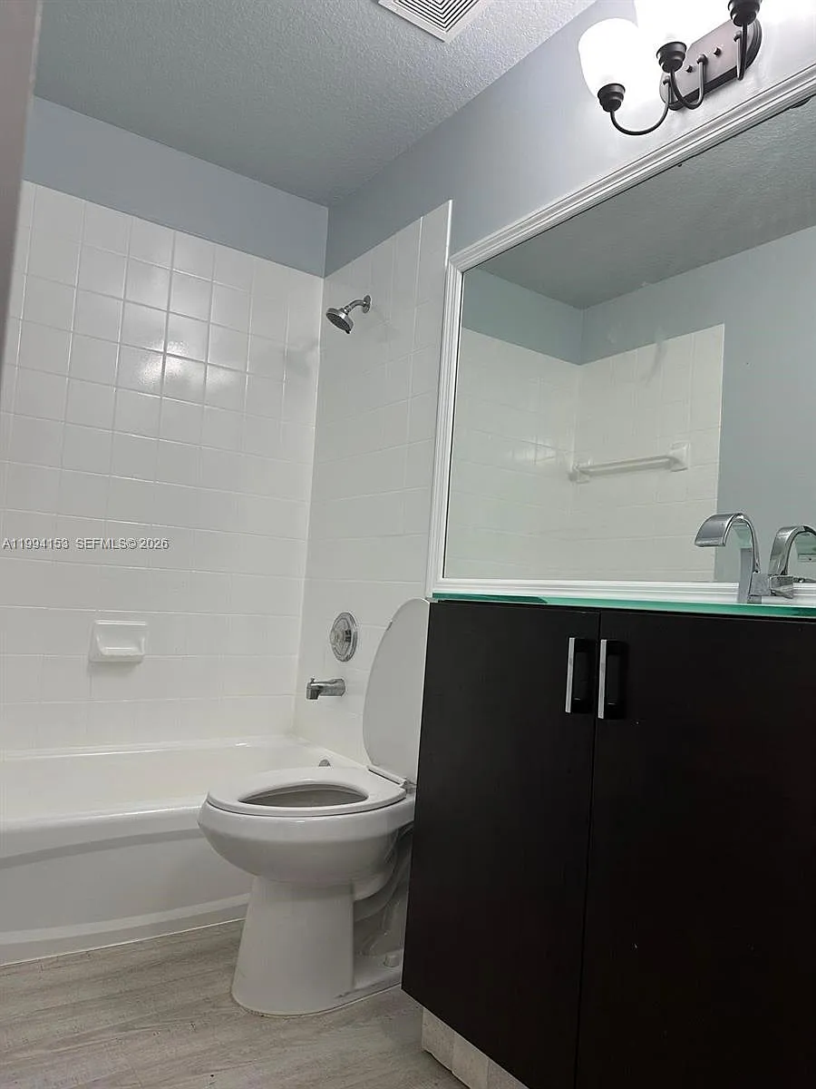 Building Photo - 11369 NW 73rd Ter #11369
