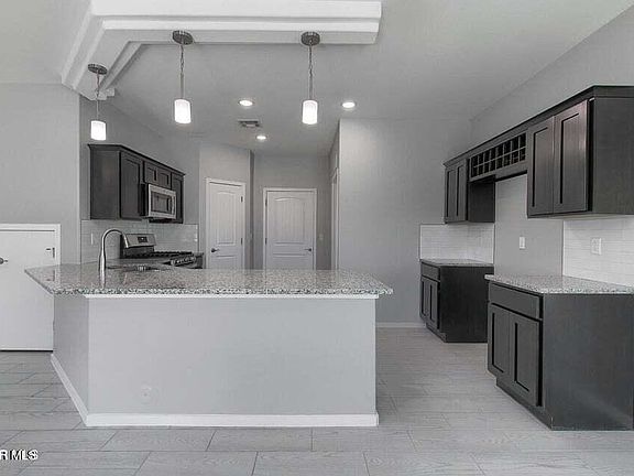 5th image of 13162 Oakhampton Ave