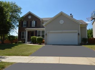 2467 Hartfield Dr, Montgomery, IL 60538