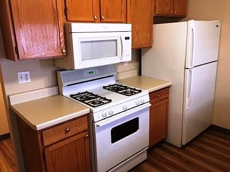 5th image of 631 Donna Dr APT 1