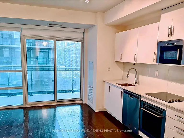 460 Adelaide St E #1219 — Photo 7
