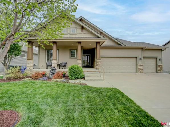 9322 Garland St, Lincoln, NE 68505