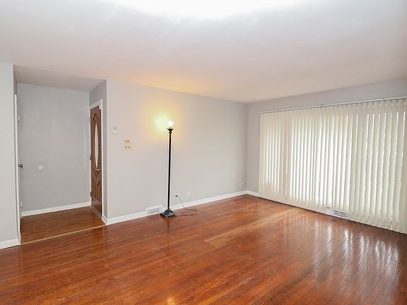 3rd image of 15243 Hastings Dr