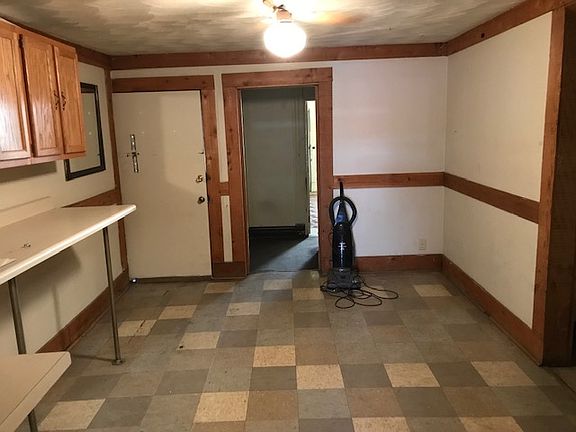 3rd image of 2135 Portland Ave