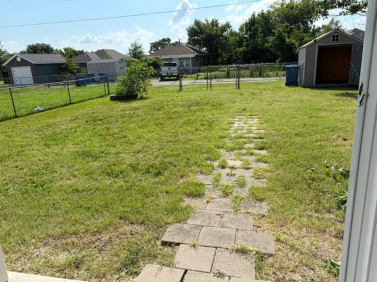 2216 Annie Baxter Ave — Photo 14