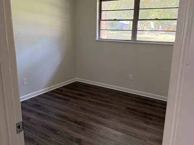 1802 Kerry Dr — Photo 7