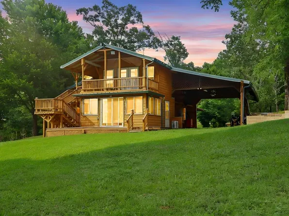 253 County Road 5599, Etoile, TX 75944