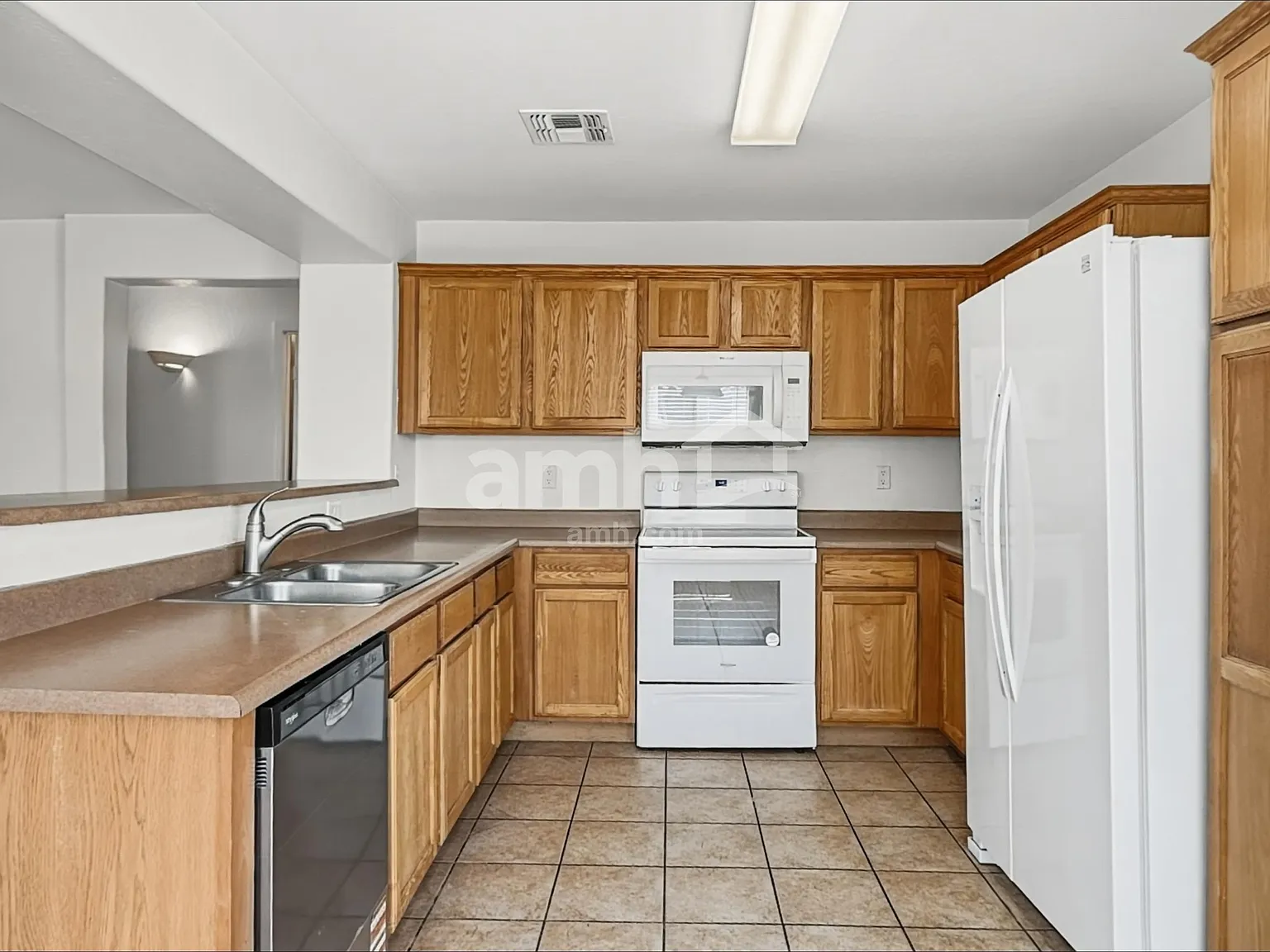 4 bed, 2.0 bath, 1460 sqft, $1,720 — Photo 3