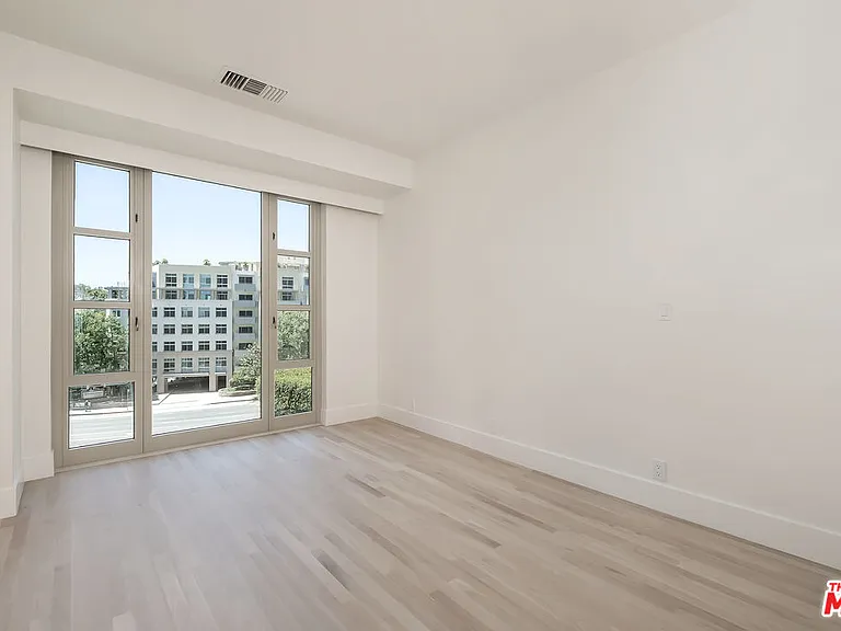 10580 Wilshire Blvd #4NE — Photo 13