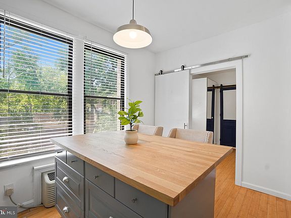 4th image of 1822 15th St NW APT 303