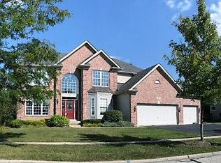 55 Glenbrook Cir, Gilberts, IL 60136