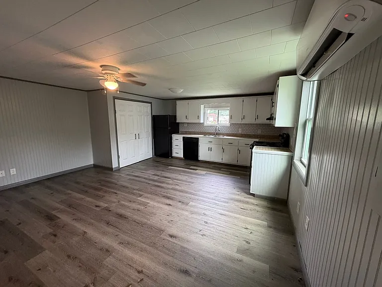 152 Chestnut St — Photo 2