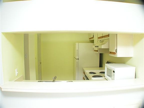 5th image of 1165 The Pointe Dr