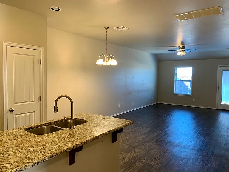 11213 Coachmans Rd — Photo 4