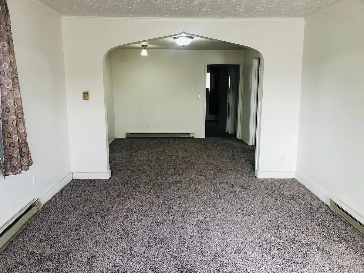Building Photo - 114 4th Ave NW