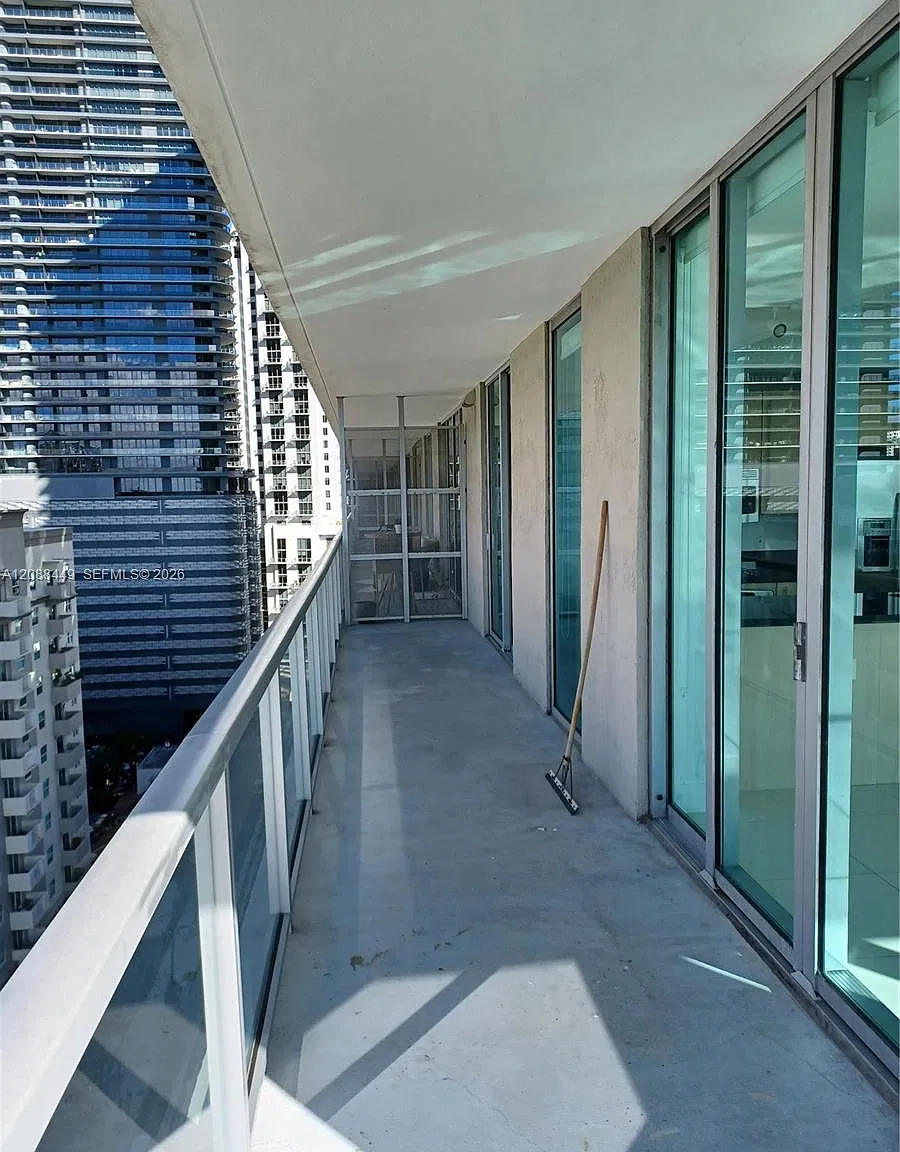 Axis On Brickell North — Photo 4