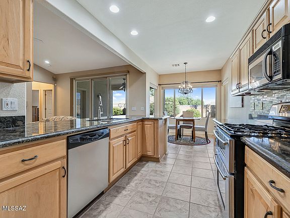 4th image of 13906 N Silvercreek Pl
