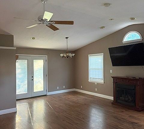 3rd image of 77 Maple Dr