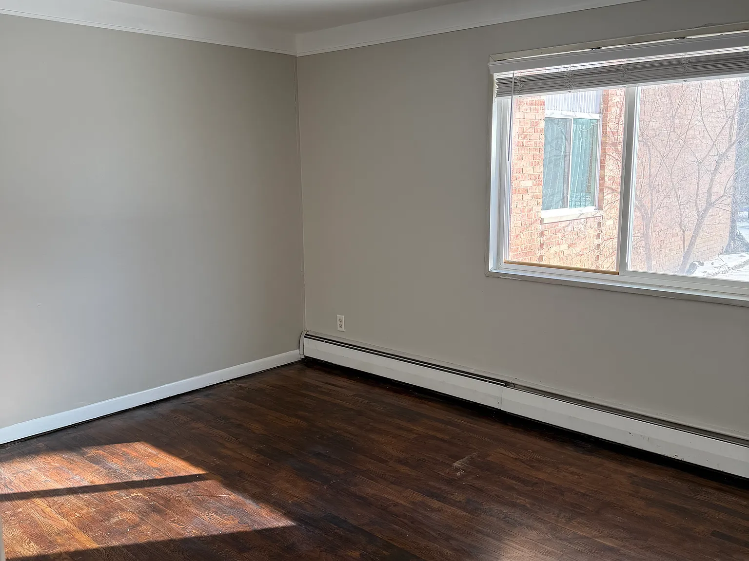 2 bed, 1.0 bath, 871 sqft, $1,600 — Photo 3