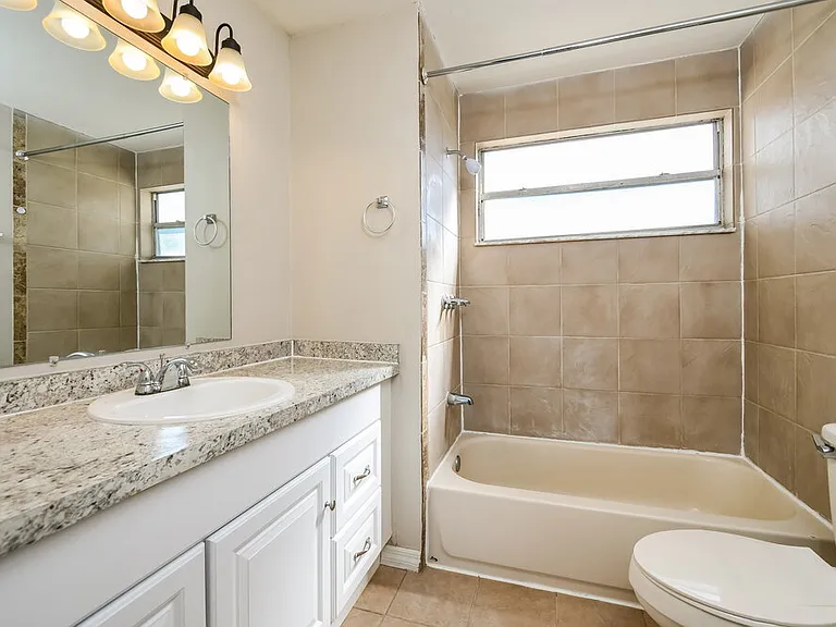 7663 Sapphire Ln — Photo 13