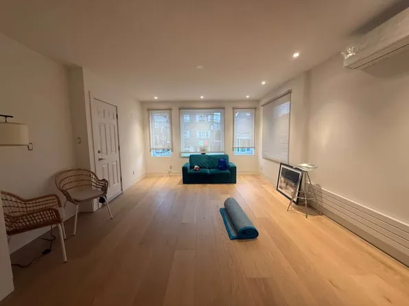 268 E 240th St APT 1, Bronx, NY 10470