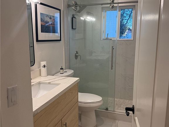 4th image of 19749 Claremont Ln