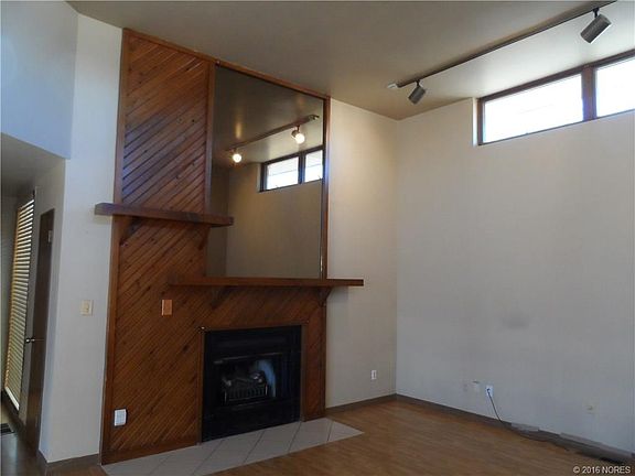 3rd image of 1900 Swan Ln
