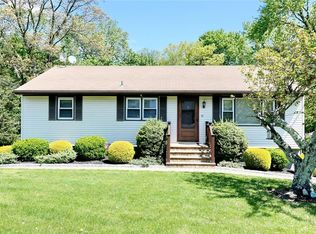15 Hickory Dr, Stony Pt, NY 10980