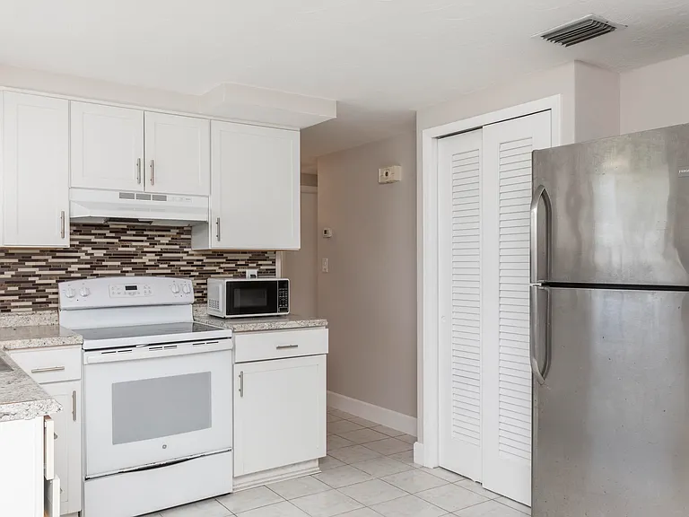 5004 Odyssey Ave — Photo 11