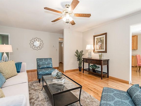 3rd image of 6222 Shadelands Dr