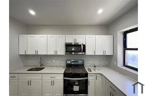 1375 Burke Ave #1 Photo 1