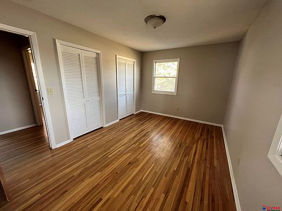 4th image of 3355 S 130th St