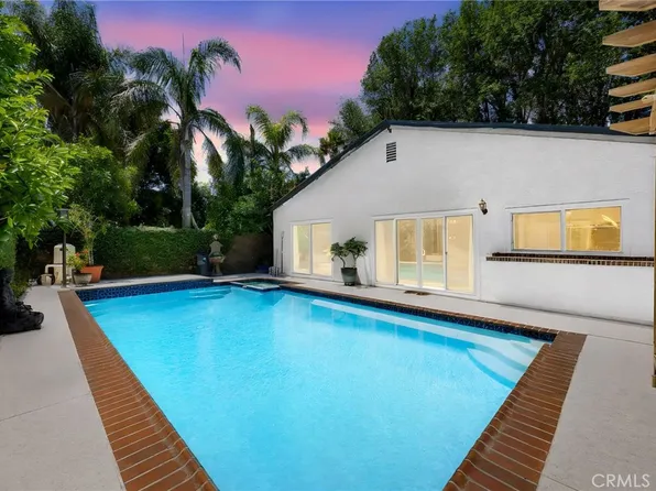 8012 Comanche Ave, Winnetka, CA 91306