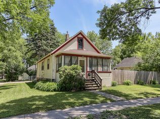 1204 10th St S, Fargo, ND 58103