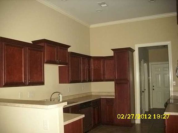 3rd image of 3272 Champion Hills Dr