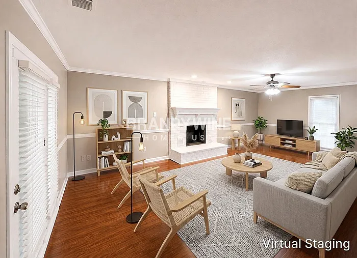 7477 Stonington Dr — Photo 3