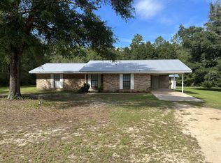 135 Florence Dr, Defuniak Springs, FL 32433