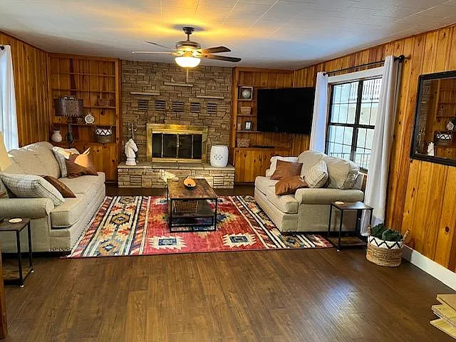 101 Wiley Rd — Photo 3