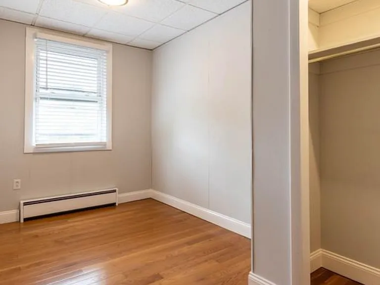 2522 Shields St — Photo 14