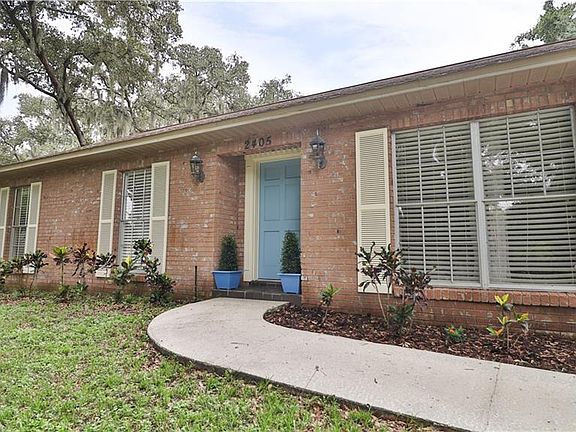 3rd image of 2405 College Hill Dr
