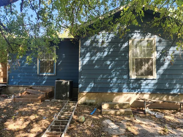 104 VISTA RD, San Antonio, TX 78210