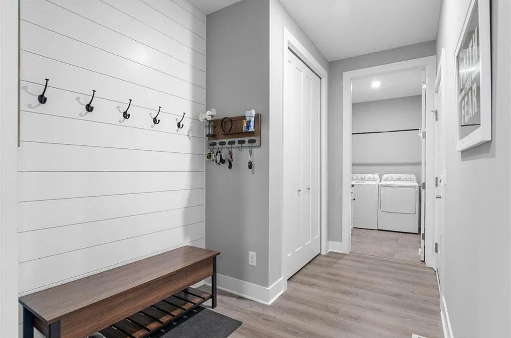3 bed, 2600 sqft, $3,500 — Photo 3