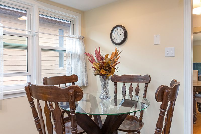 Saanich House for rent - 3 Bedrooms — photo 7