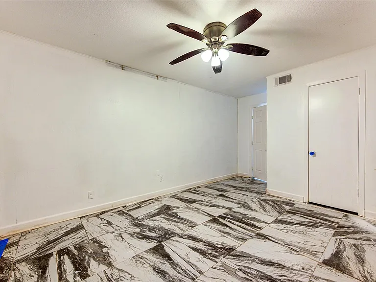 2117 Willow Wisp Dr — Photo 4