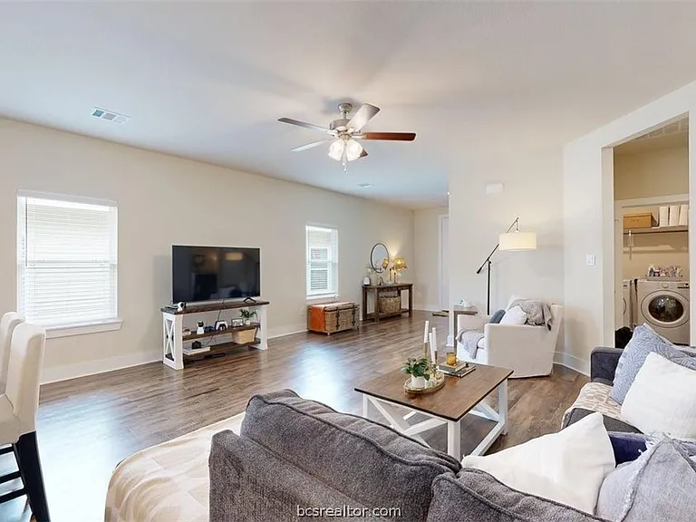 918 Fork Ct — Photo 5