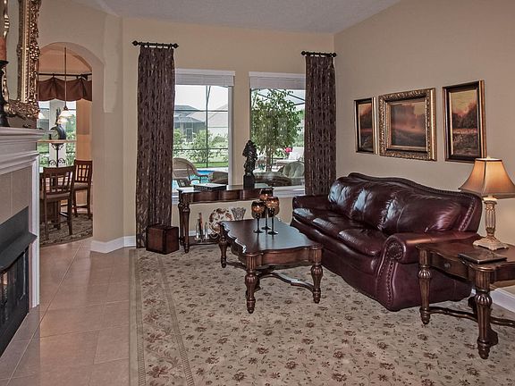 5th image of 1104 N Campania Ct