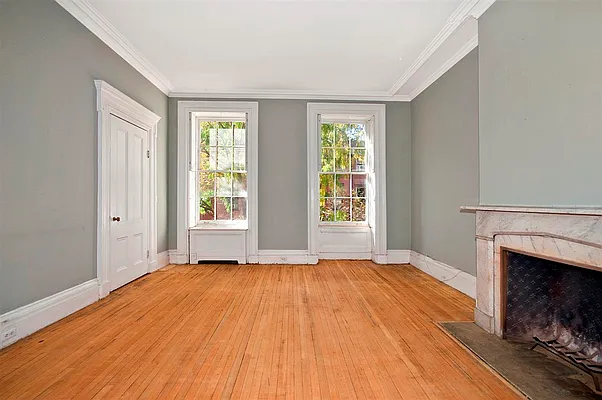 Sold by Massey Knakal | media 20