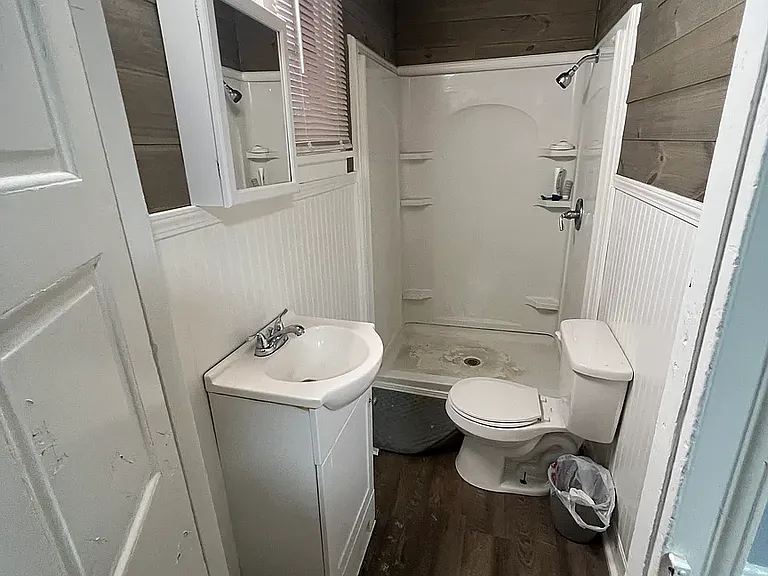 116 E Main St — Photo 8