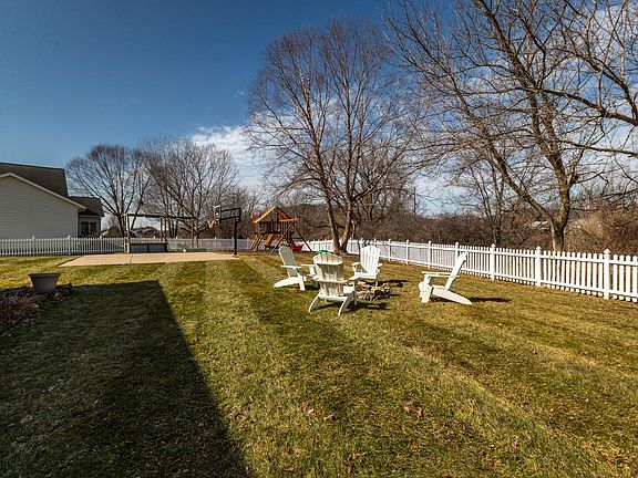 2nd image of 2421 Krause ROAD